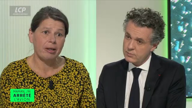 "Ces bassines ont été pensées sans le changement climatique" : l'hydroclimatologue, @florencehabets, s'oppose au ministre Christophe Béchu sur la prise en compte du réchauffement climatique pour la conception des bassines. #Mégabassines #Eau #SainteSoline #MJALA