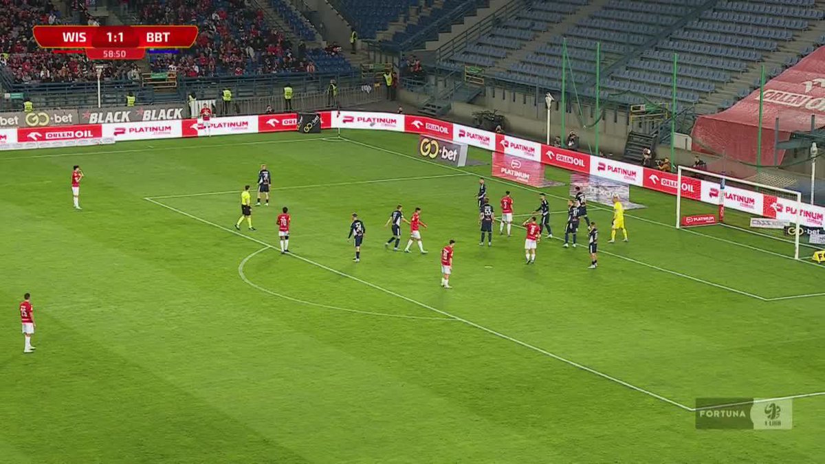 Co za gol ⭐ Bartosz Jaroch wyprowadza Wisłę Kraków na prowadzenie. Jest 2:1 ⚽ 📺 Transmisja trwa w Polsat Sport