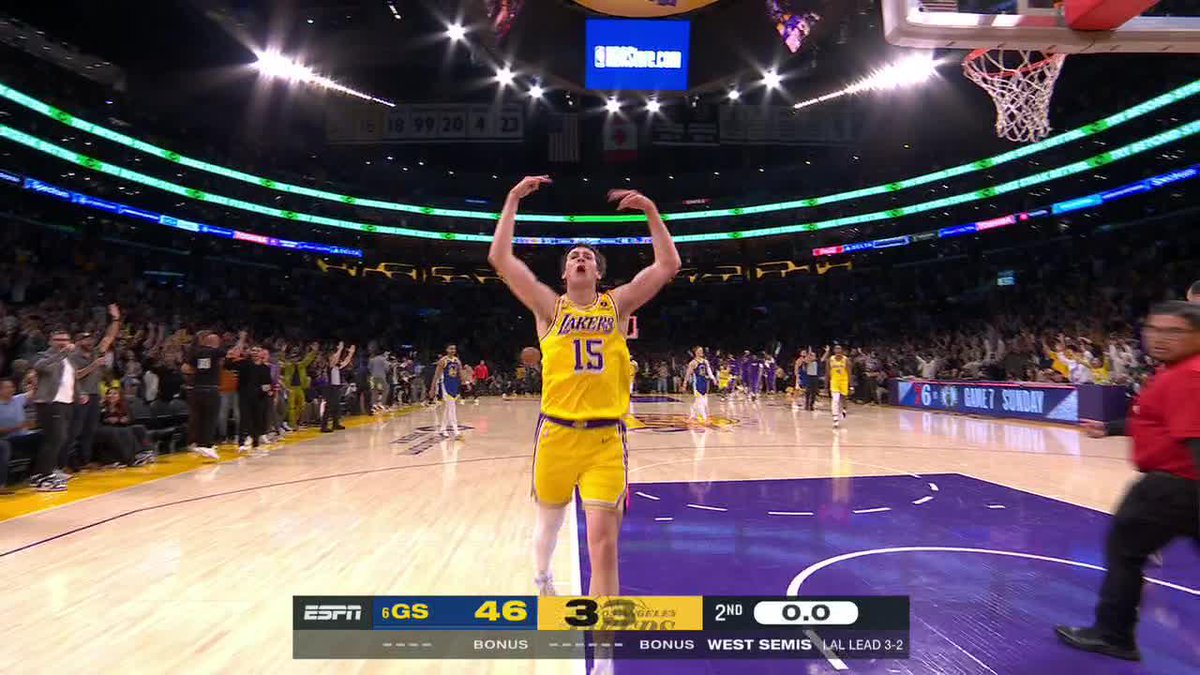 AUSTIN REAVES HALF-COURT SHOT AT THE BUZZER 🤯
