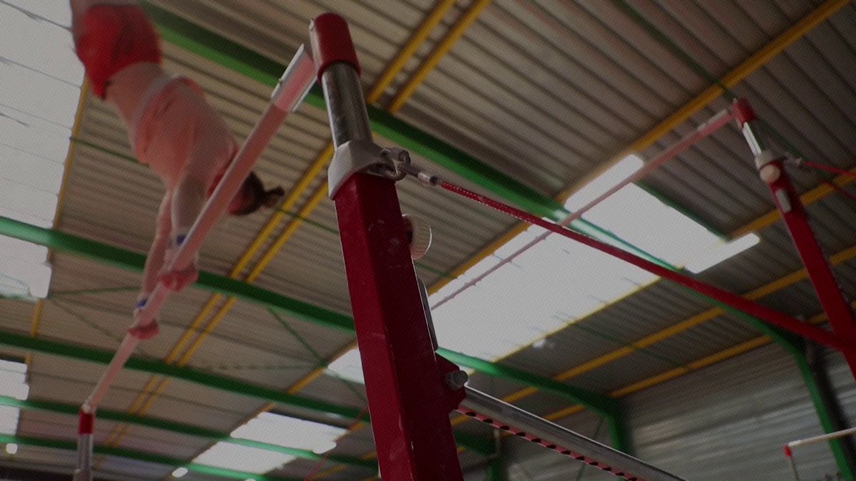 #STADE2 | Grand Format "Gym : la parole se libère" Pour la première fois 6 ex-gymnastes de l'équipe de France féminine révèlent les violences physiques et psychologiques dont elles disent avoir été victimes. Notre invitée Amélie Oudéa-Castéra, ministre des Sports réagira Thierry Vildary