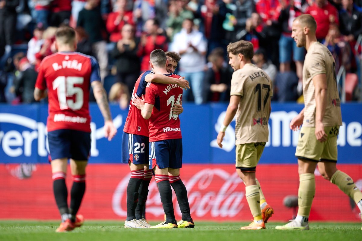Cuando Aimar Oroz toca el balón... ¡Pasan cosas! ✨ Dos asistencias. Esta, otro regalo para el gol de Moi Gómez 🎯 C. A. OSASUNA #LaLigaEnDAZN ⚽