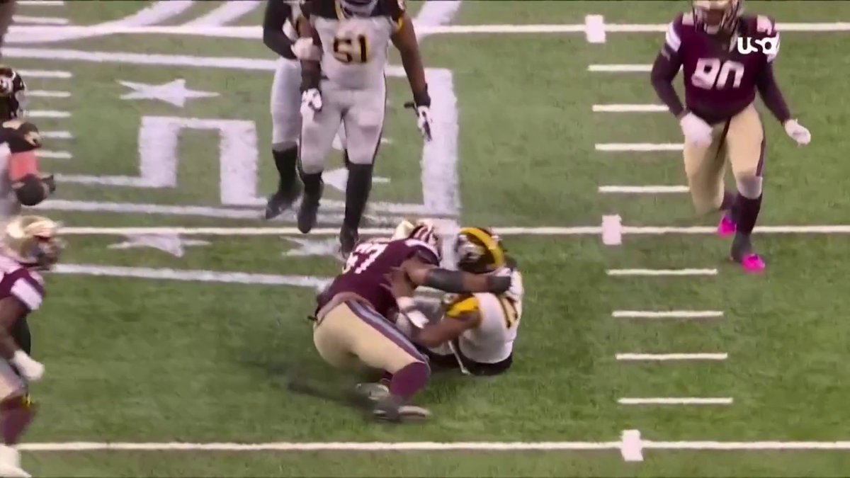 Another day, another sack for your league leader Breeland Speaks! 😤 🎥: USA Network