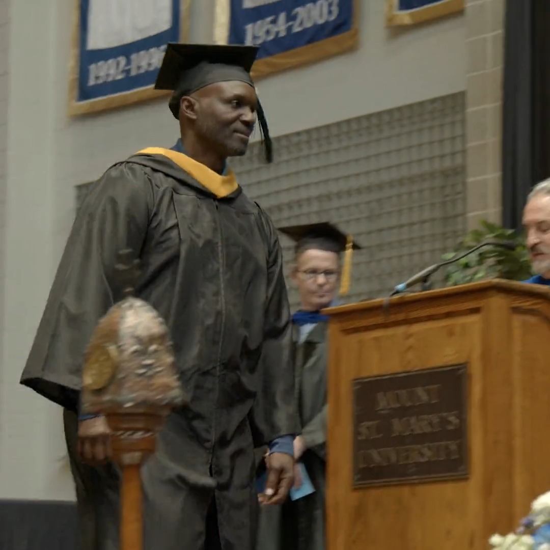 Congrats on graduating, coach! 🎓 Todd Bowles made a promise to his mother when he entered the league that he would complete his degree, and today that promise was fulfilled.