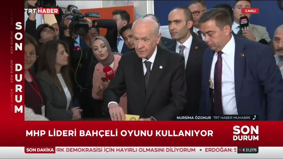Genel Başkanımız Sayın Devlet BAHÇELİ, Cumhurbaşkanı ve 28. Dönem Milletvekili Genel Seçimleri için Ankara Anıttepe Ortaokulu’nda oyunu kullandı.
