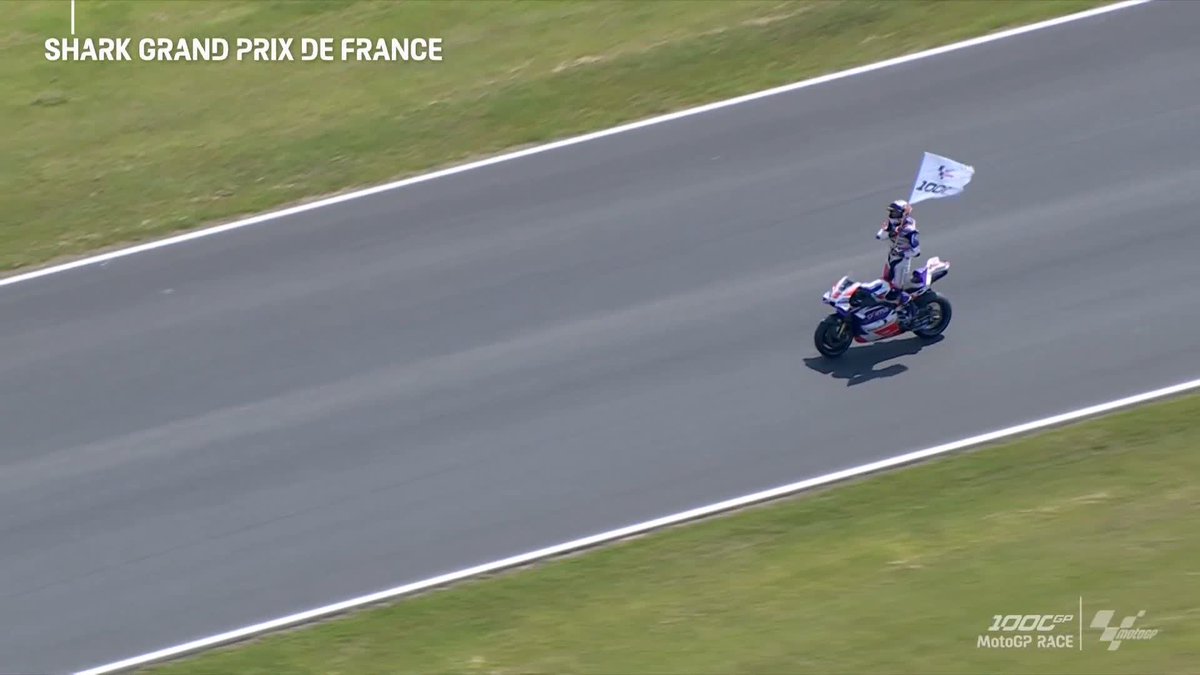 Allez JoJo! 🤩 Podium on home turf at #GP1000! Things cannot get ANY BETTER for Johann Zarco! 🥉 #FrenchGP 🇫🇷