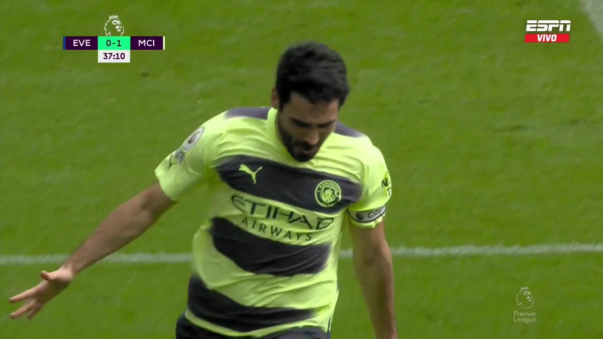 Dejate de joder. Mirá el gol que hace Gündogan. Cierren el estadio.