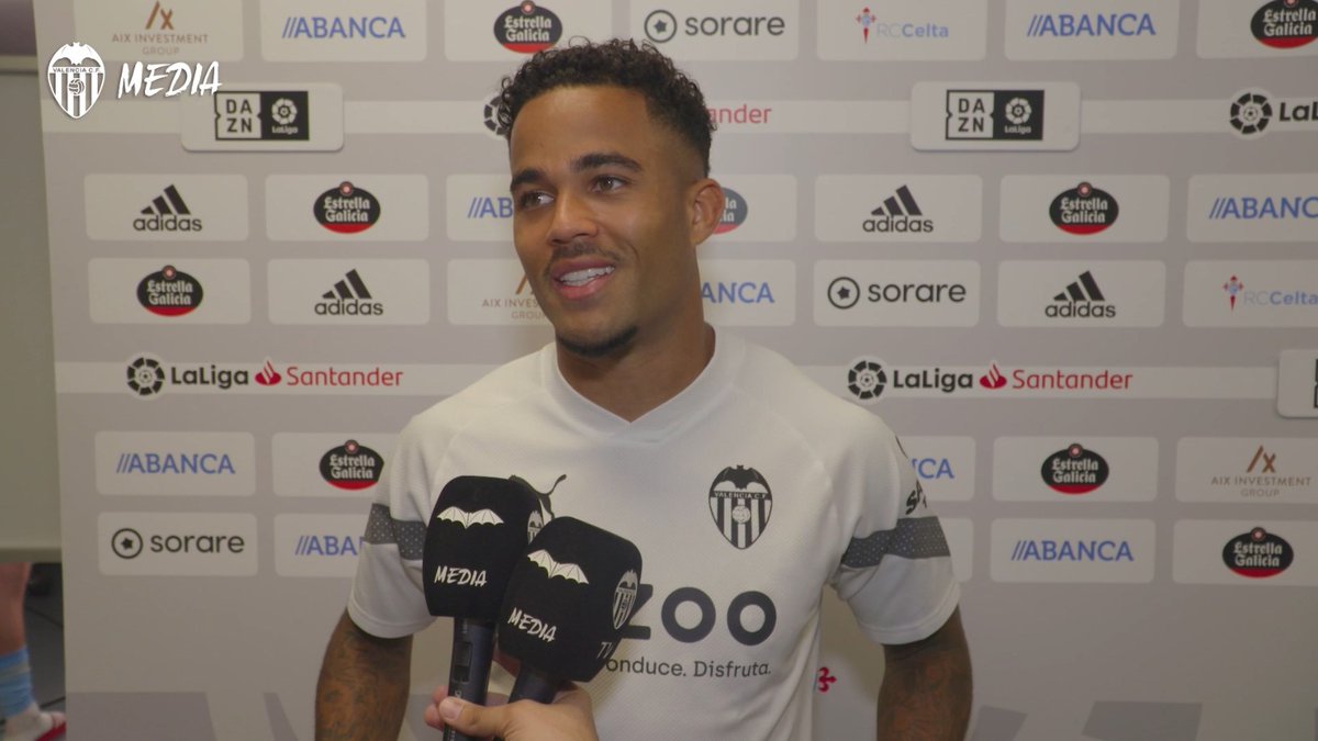 💬 Justin Dean Kluivert: “Cuando uno mira a la afición del Valencia CF sabe lo grande que es este Club” #CeltaValencia 🔵🦇 #CORVCF | #ADNVCF