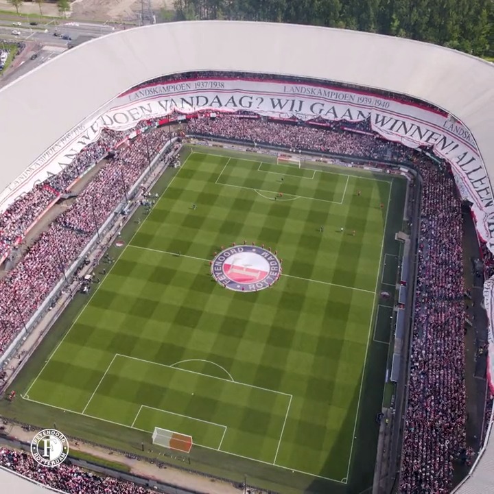 Groot. Groter. Grootst. Jullie werk is ongeëvenaard, kameraden! ❤️ De Feijenoorder 🤍 FRFC1908 🖤 De Noordzijde