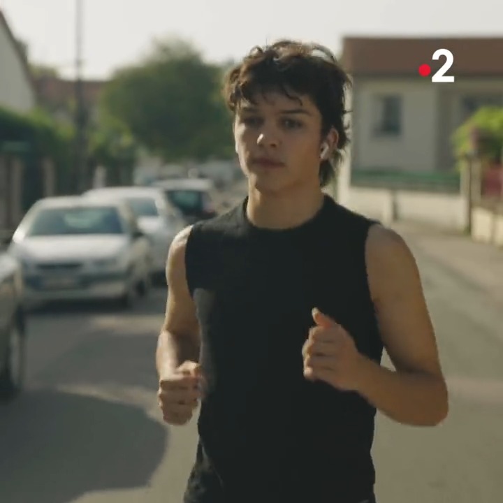 10 ans après le vote du mariage pour tous, est-il plus simple d’être homosexuel(le) en France ? #HomosEnFrance : leurs histoires intimes, leurs combats, leurs fiertés, racontés dans un documentaire à voir ce mardi à 21h10 et sur