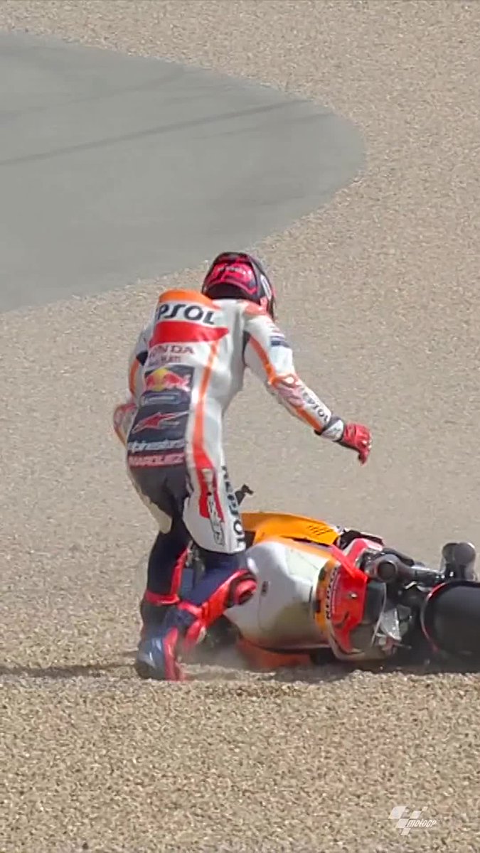 The best Marc Márquez we've seen in a long time was fighting for P2 with Jorge Martín Almoguera but he crashed out in the penultimate lap of the race! 💥 #FrenchGP 🇫🇷