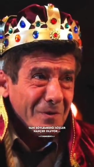 Söylemek gerekir söylenmemişlikler, söylemek lazım sevinci, hüznü, kızgınlığı, hayret etmişliği...