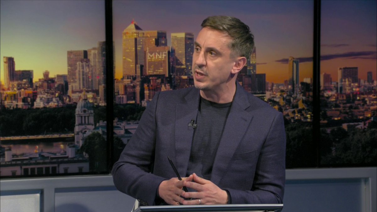🗣️ "The over celebrations against Aston Villa. Zinchenko after Bournemouth, celebrating an hour after the game with the fans." 🤔 Gary Neville is critical of the experienced players at Arsenal for not spreading composure in the dressing room
