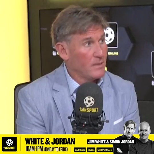 😰 “With Manchester City, we are in danger of a Bundesliga effect.” ❌ “I don’t see anything stopping City!” 😴 “Bayern dominate their league and make it a not particularly interesting one.” Simon Jordan worries #MCFC’s dominance will make the Premier League boring.