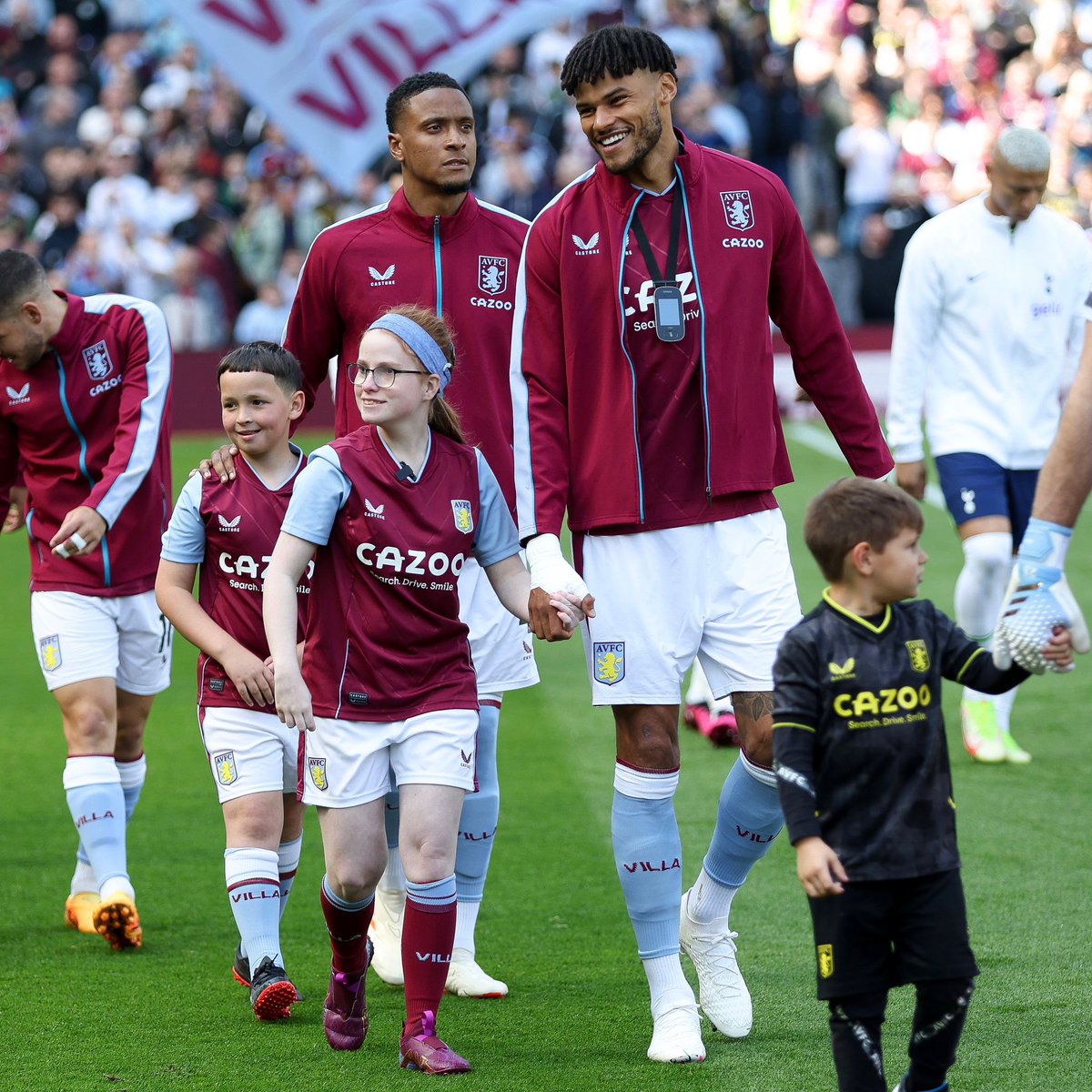 There's someone we want you to meet. ⭐ Lucy wrote to us about her passion for football, her disabilities and one of her favourite players: Tyrone Mings. Her dream was to one day walk out at Villa Park and meet the squad. On Saturday, that dream came true. 💜