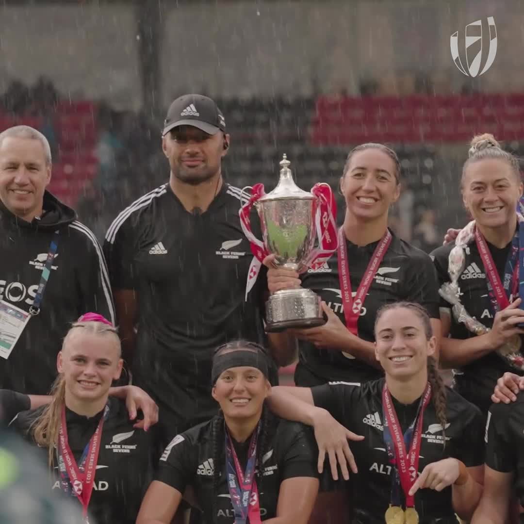 From sevens star to sevens coach ⭐️ Tasked with passing on his knowledge and expertise, Edwin Cocker is a key cog in the NZ Sevens Black Ferns coaching setup 🇳🇿 #France7s | #HSBC7s | HSBC Sport | #HSBCWorldofOpportunity