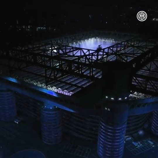 Black and Blue, the best colours for Milano ⚫️🔵 #ForzaInter #InterMilan #UCL