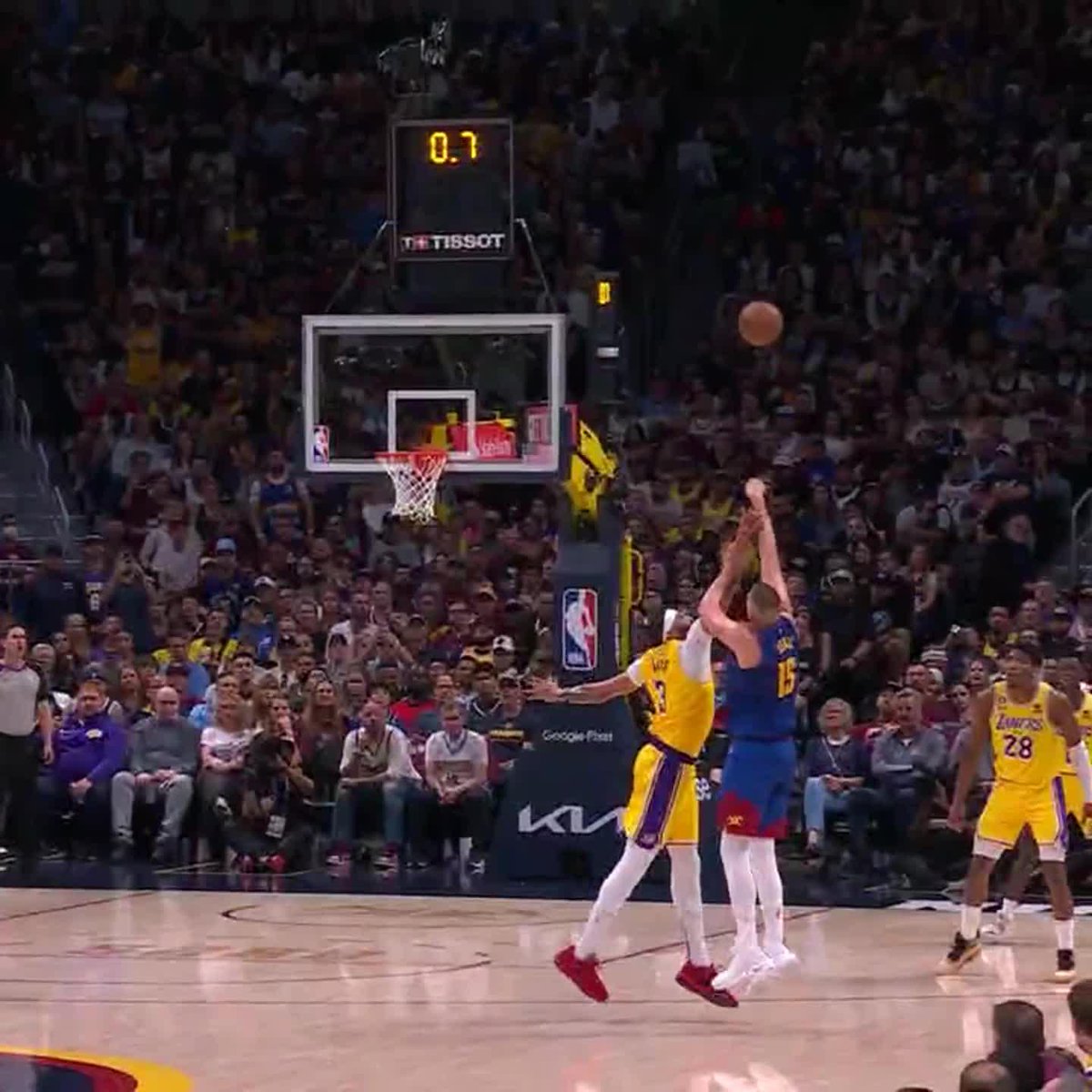 JOKIC 3️⃣ OVER AD TO END THE THIRD‼️