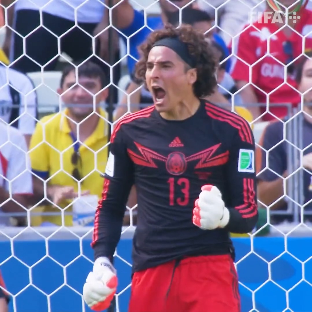 ¡𝗠𝗘𝗠𝗢RABLE! 🧤 ¡Guillermo Ochoa, el águila de Selección Nacional! 🇲🇽🦅 #Somos26 | #CopaMundialFIFA