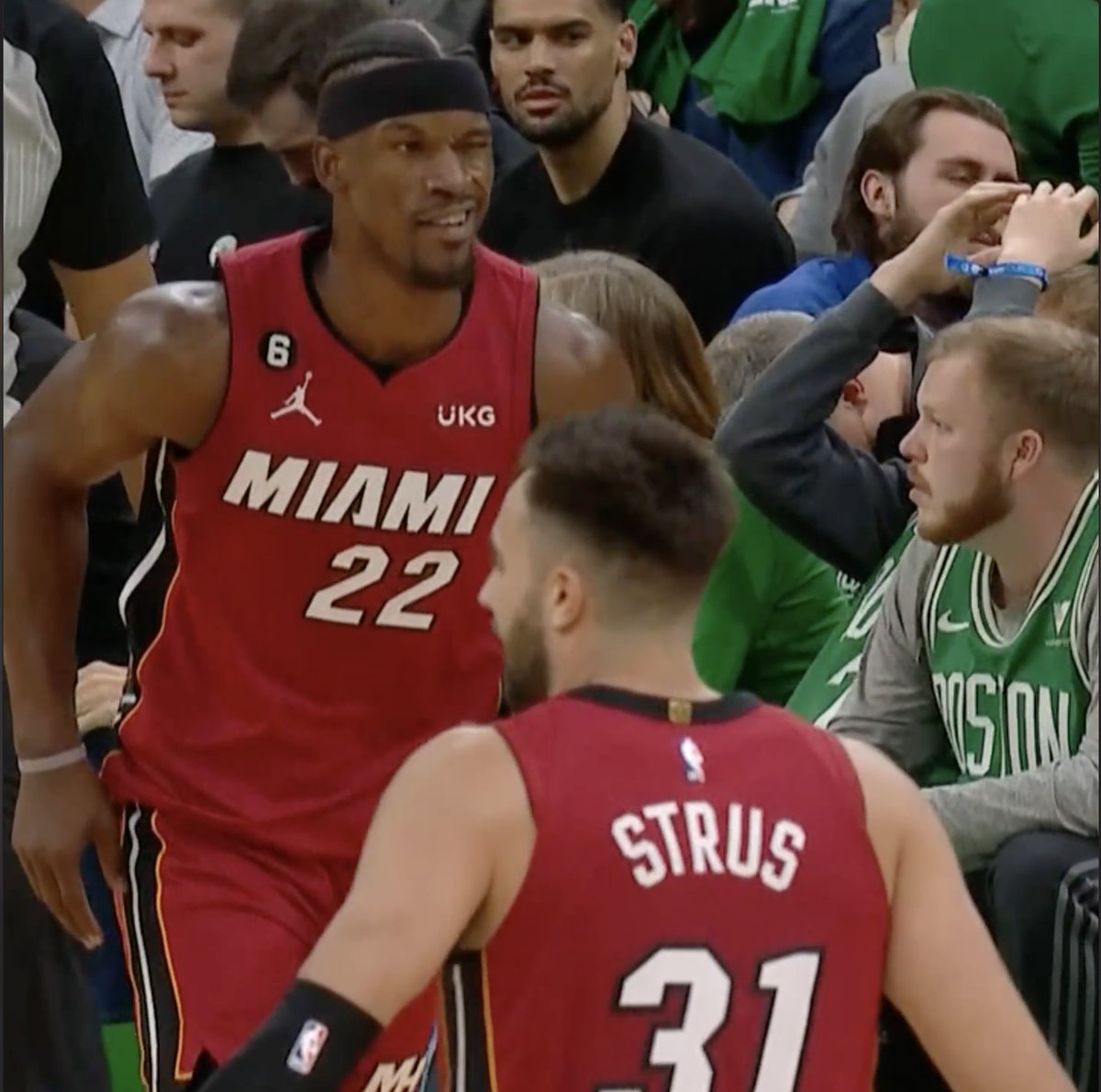 JIMMY BUTLER WITH THE DAGGER ๐ฎโ๐จ