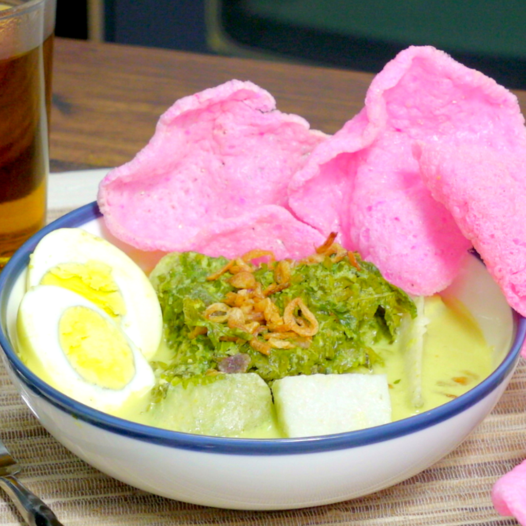Lontong sayur dengan bahan dasar tanaman paku atau pakis yang gurih, pedas dan lezat ini sudah tersohor sekali kenikmatannya, khususnya di wilayah Sumatra Barat. cc: @masaktv Resep lengkap