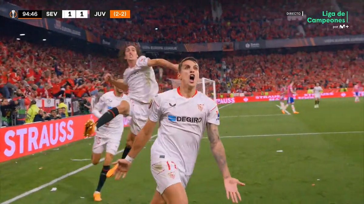 Celebra la grada, celebra Lamela, celebra el Sánchez-Pizjuán: remonta el Sevilla. 𝟮-𝟭 #UEL #LaCasaDelFútbol