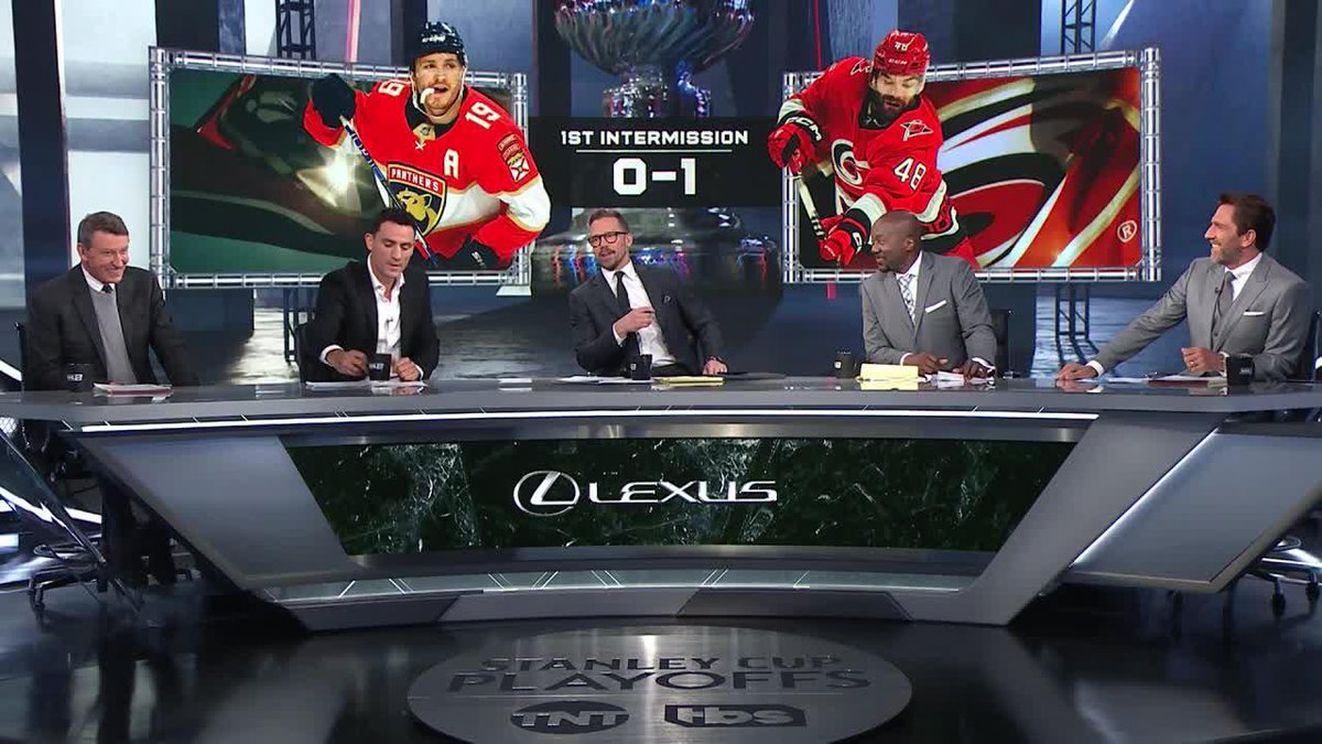 Biz is all HORNED UP FOR HOCKEY