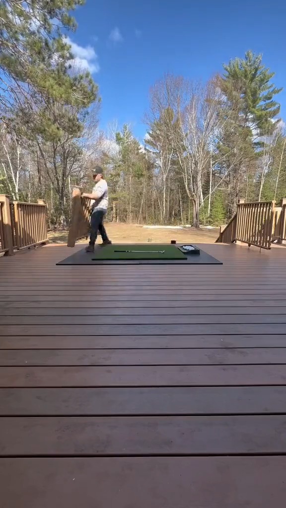 You could literally hit driver off the deck. 🔥 (📹: TikTok/ tigfingers_)