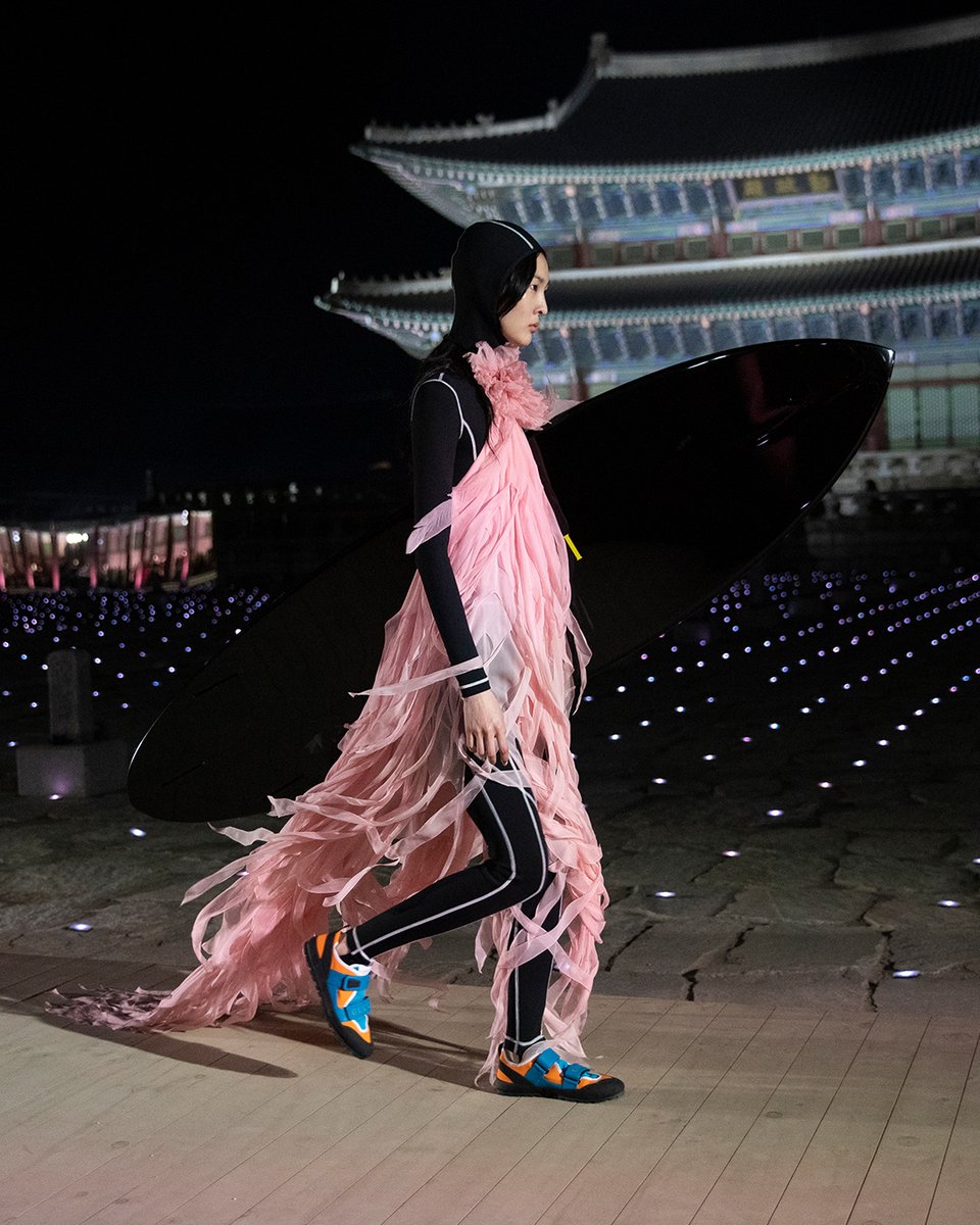 The century-old creative legacy of the House continues to evolve with #GucciCruise24 as designers and artisans of different backgrounds interpret the House’s codes through their various cultural gazes. Discover more