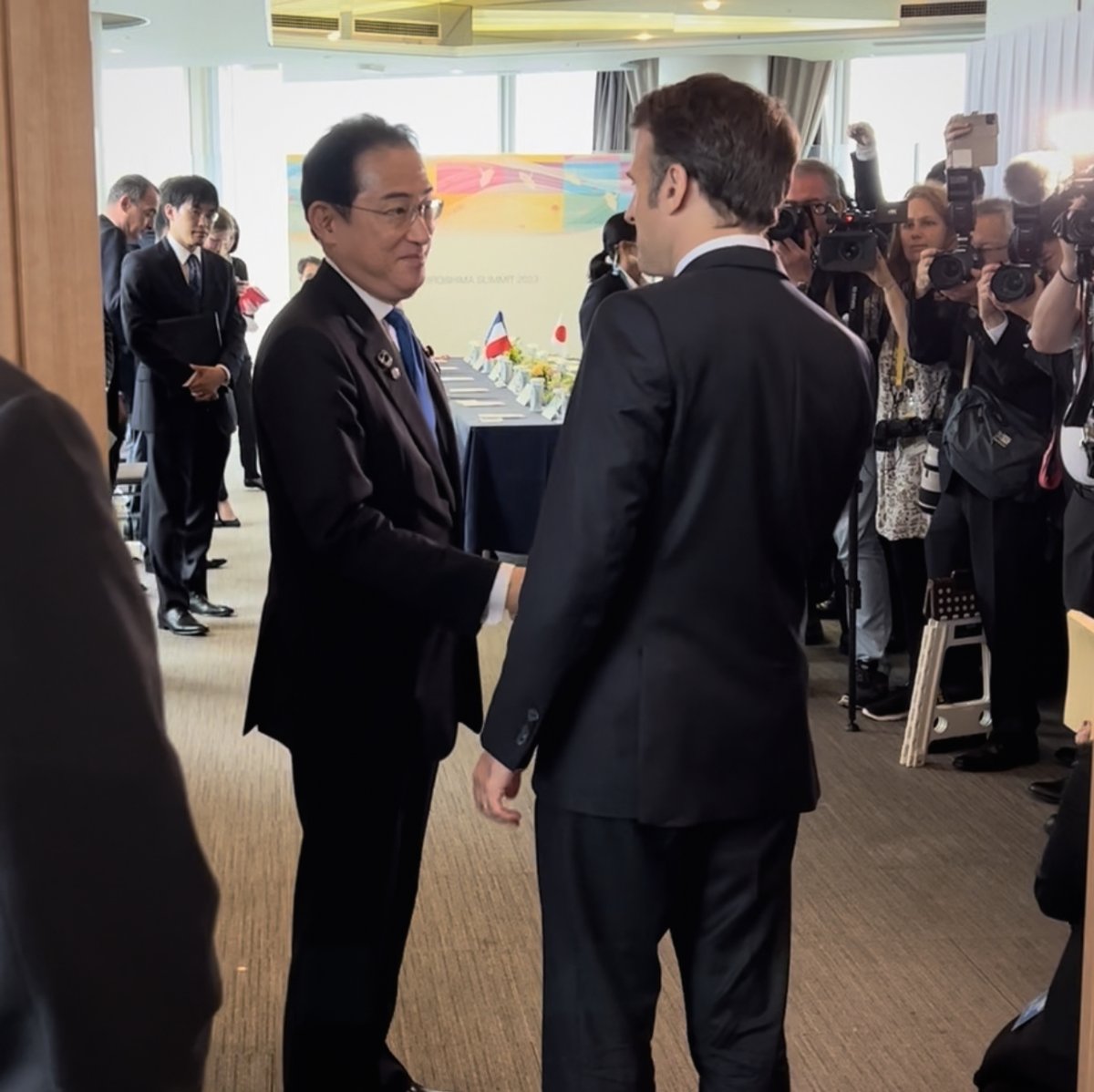 In Japan for the G7 Summit. For the victory of Ukraine and the return of peace based on law. For the solidarity we owe to the populations who struggle against poverty. To set an example and support our partners who are committed to the planet.