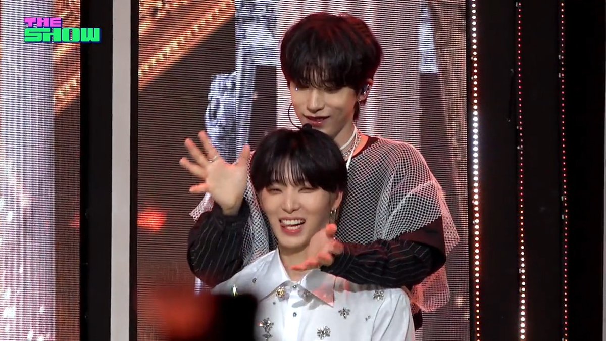 꽃 챌린지도 세상 사랑스러운 짱어스❤️ #KPOP #THEKPOP #THESHOW #더쇼 #ONEUS #원어스 #ERASE_ME ONEUS