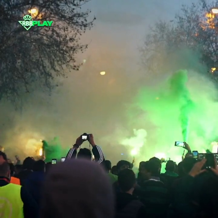 Somos un nombre. Un misterio. Una 𝗳𝗼𝗿𝗺𝗮 𝗱𝗲 𝘃𝗶𝗱𝗮. Somos una 𝗽𝗮𝘀𝗶𝗼́𝗻. Somos el Betis. El 𝗥𝗲𝗮𝗹 𝗕𝗲𝘁𝗶𝘀 𝗕𝗮𝗹𝗼𝗺𝗽𝗶𝗲́. #ElGranDerbi