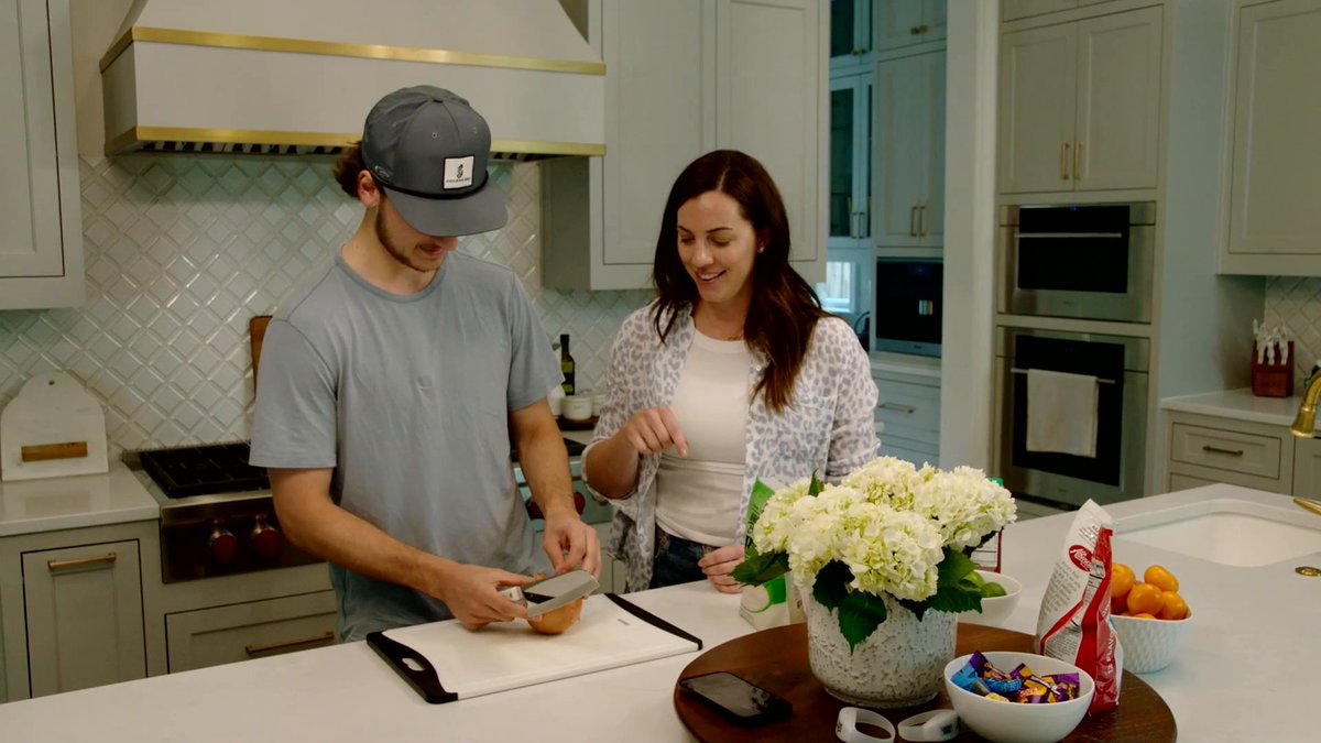 No, Wyatt Johnston has never chopped a jalapeño. 🌶️ #StanleyCup New episode of Quest for the Cup is now streaming on ESPN+ in the US and in Canada.