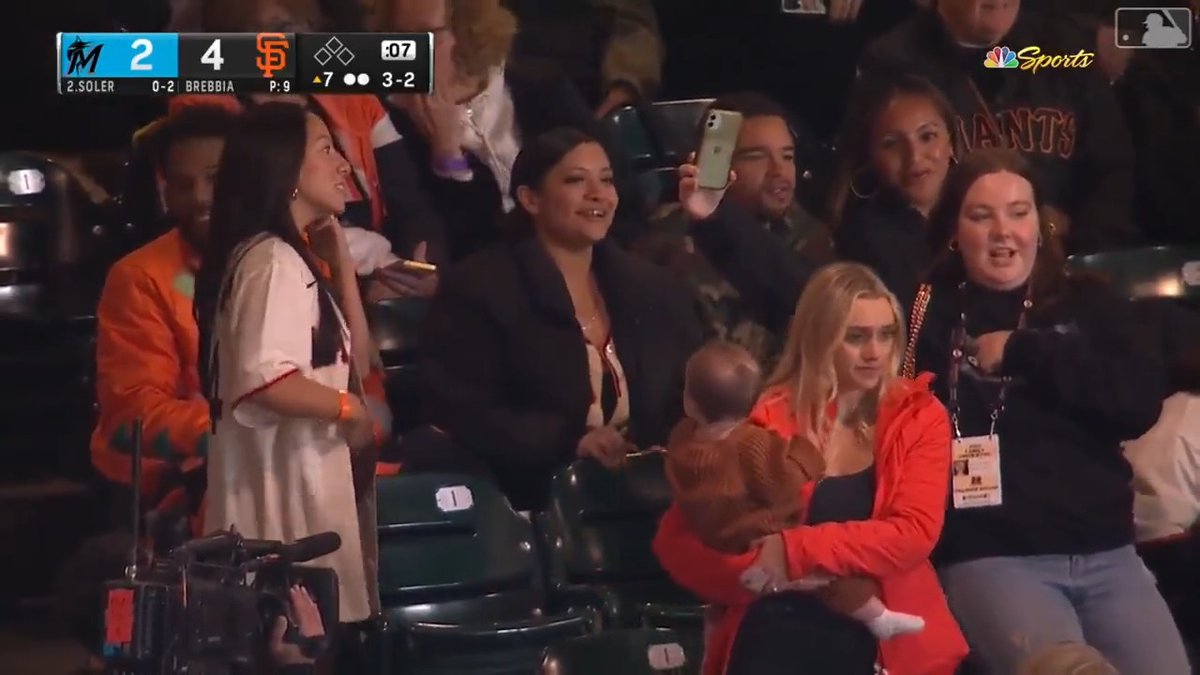 .SFGiants catcher Patrick Bailey got to make his MLB debut in front of his wife and daughter. ❤️