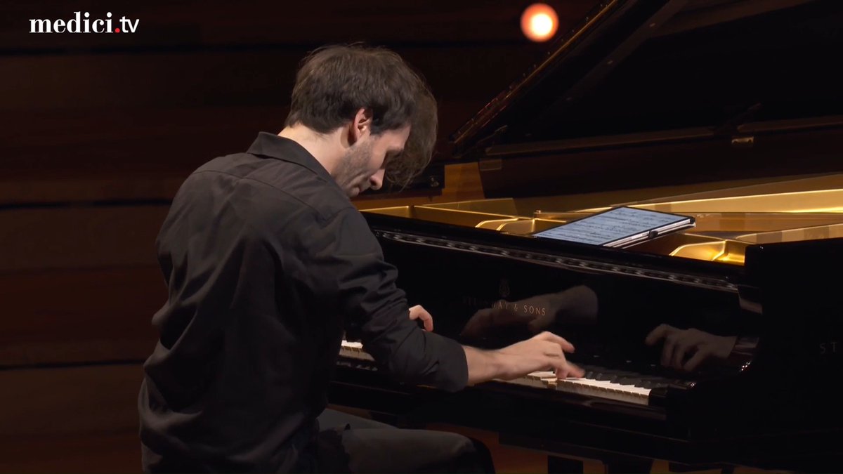 [BIRTHDAY] 🎹🎶The brilliant Alexandre Kantorow celebrates his birthday today! Relive his riveting recital at the Philharmonie de Paris, where he splendidly performed Arcadi Volodos's transcription of Mozart's Turkish March! 🎹🎶