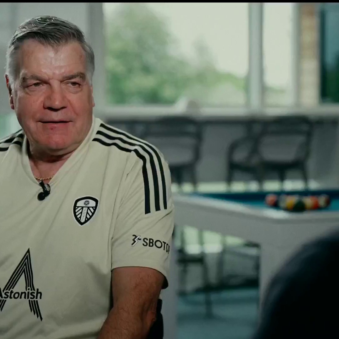 Sam Allardyce says he gets through FOUR packets of chewing gum per match! 🤯