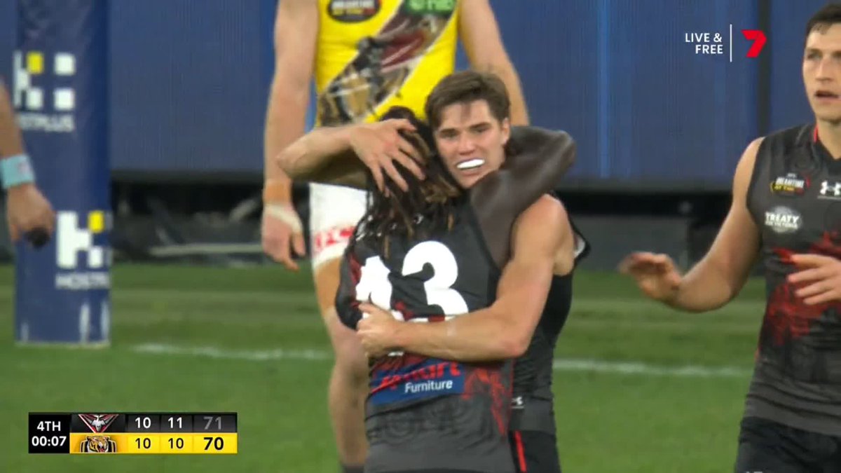 DURHAM!!!! DONS WIN!! #AFLDonsTigers