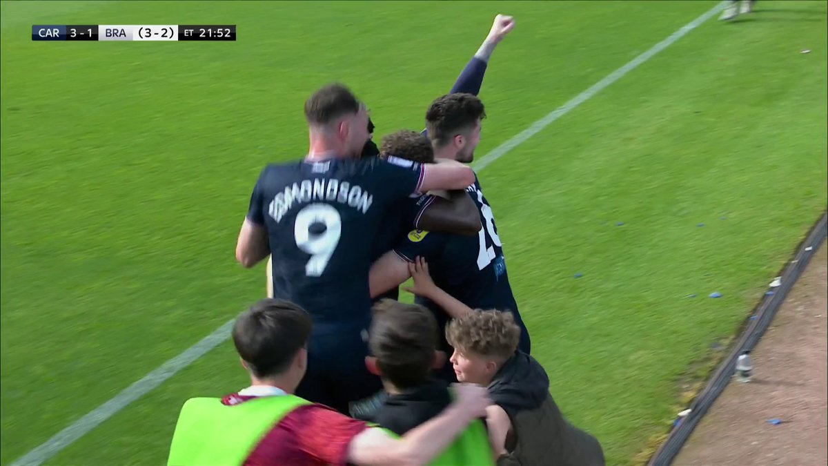 "ALL ABOARD THE EMOTIONAL PLAY-OFF ROLLERCOASTER" 🤯 Ben Barclay puts Carlisle United back in front! ⚽