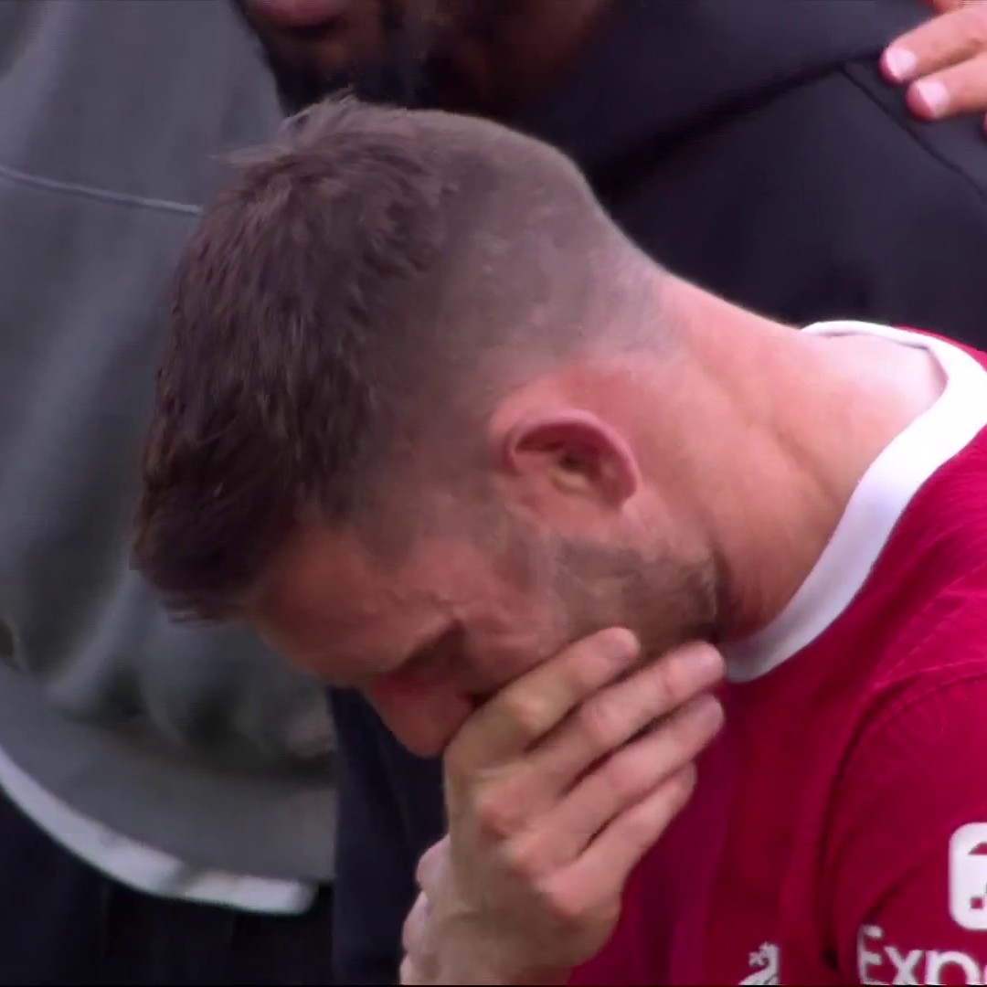 James Milner was given a guard of honour after his final game for Liverpool at Anfield 👏