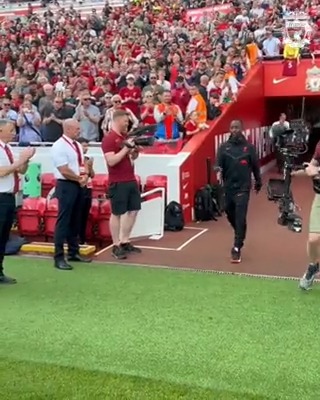 A memorable final Anfield reception for Naby, Ox, Millie and Bobby 👏