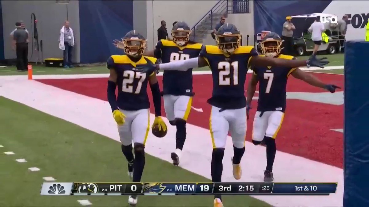Kyree Woods with the INT! 😤 🎥: USA Network