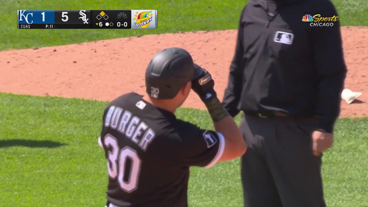 Burger unloads the bases and the White Sox open up a 5-1 lead!