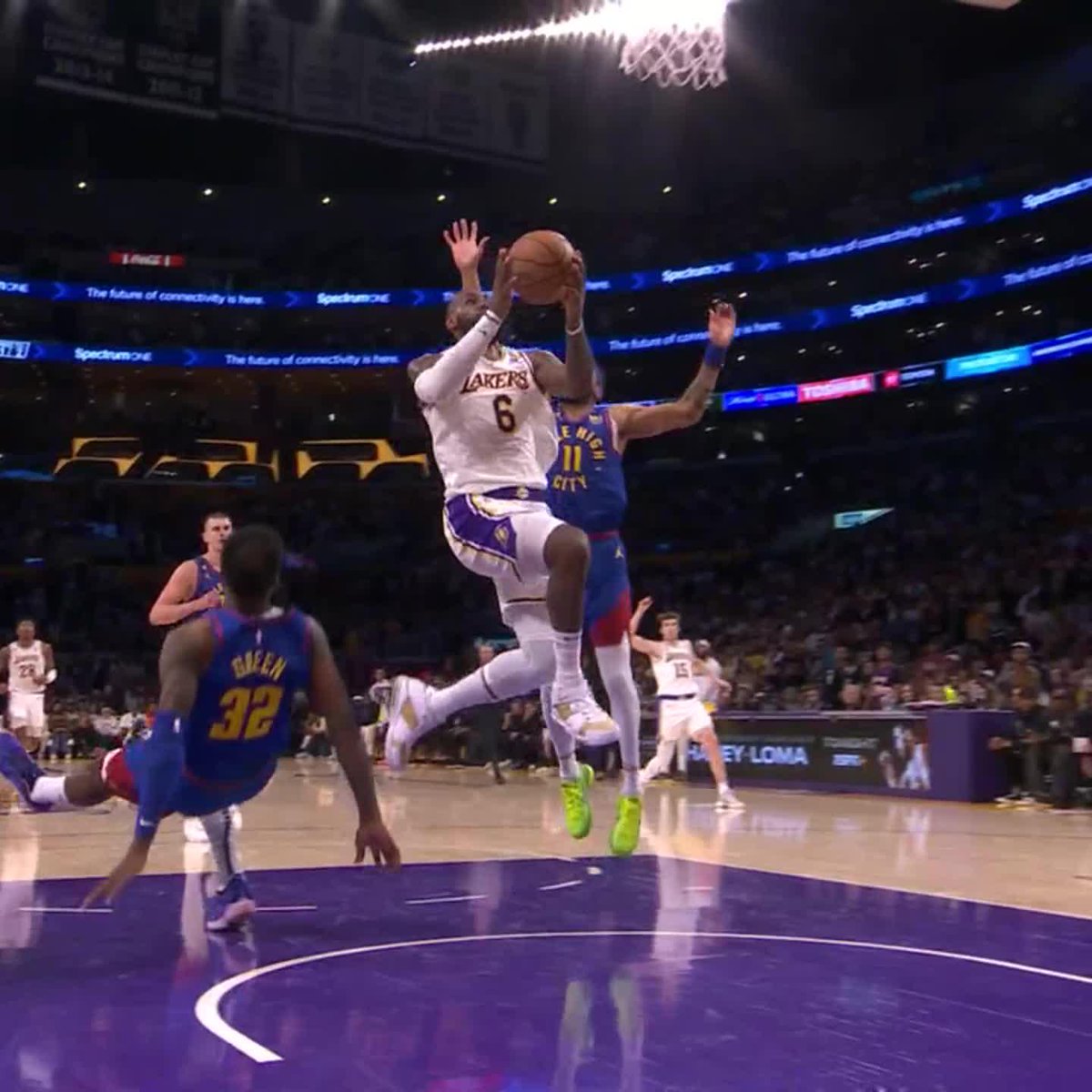 LEBRON WITH THE TOUGH AND-1 FINISH 😤
