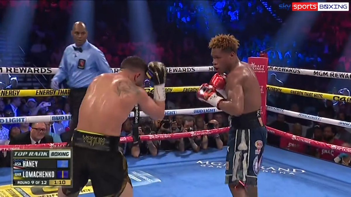 𝗛𝗮𝗻𝗲𝘆 𝗲𝗱𝗴𝗲𝘀 𝗟𝗼𝗺𝗮𝗰𝗵𝗲𝗻𝗸𝗼 𝗼𝗻 𝗽𝗼𝗶𝗻𝘁𝘀🤏 Devin Haney won a tight unanimous decision over Vasiliy Lomachenko after a highly competitive fight in Las Vegas👏🔥