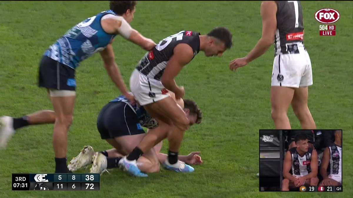 Anything to worry about here for Brownlow favourite Nick Daicos? 📺 Watch #AFLBluesPies LIVE on ch. 504 or stream on Kayo: ✍️ BLOG 🔢 MATCH CENTRE