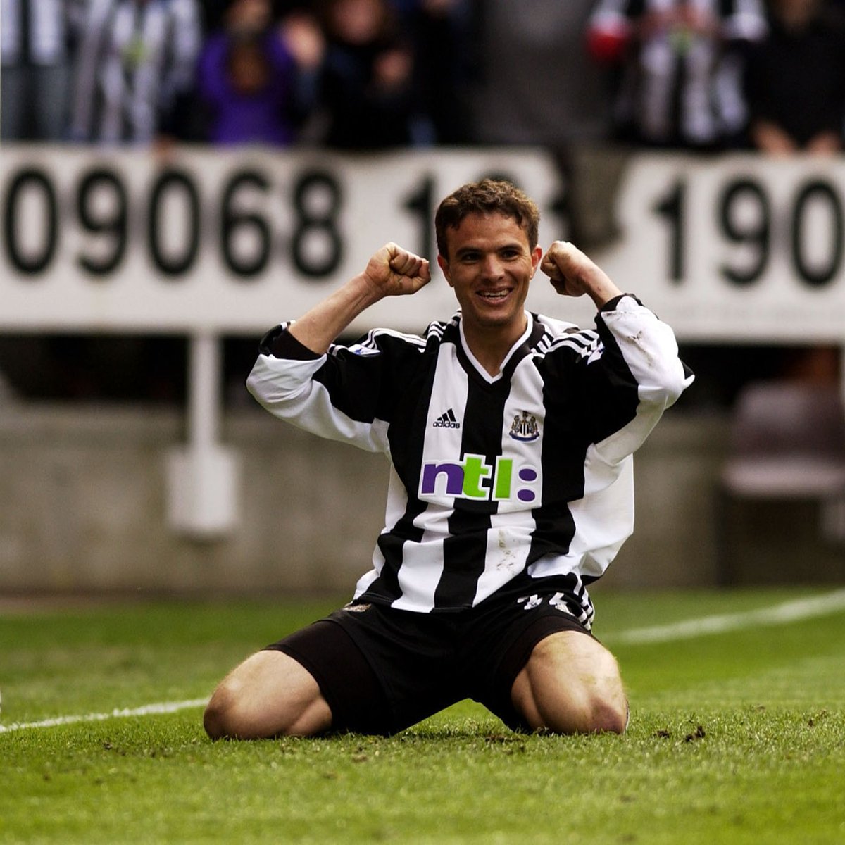That left foot was something special 🚀 Happy birthday, Laurent Robert! 🥳🎉