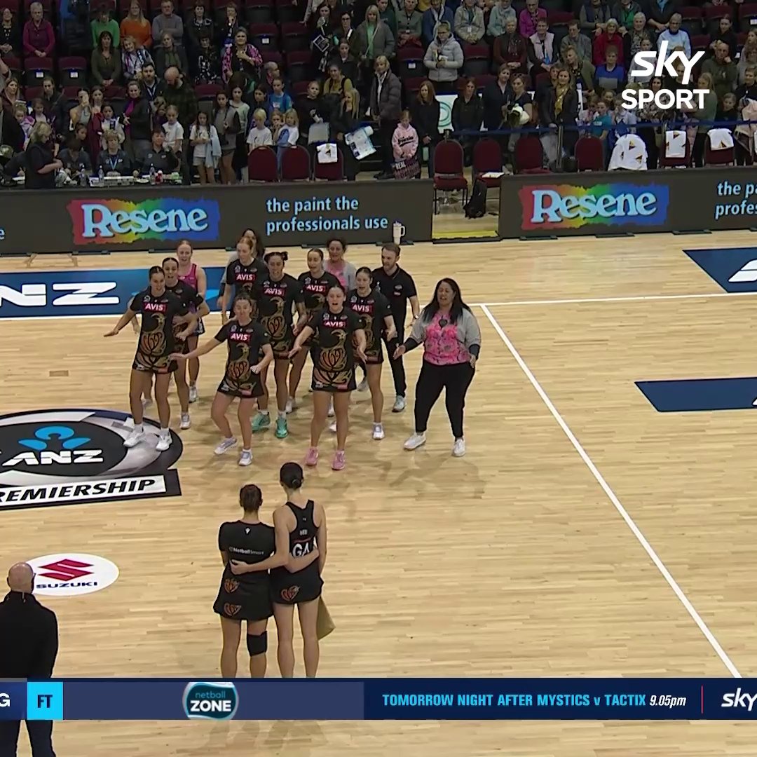 What a moment for Bailey Mes and Claire Kersten ❤️ #SkySportNZ #ANZPremiership