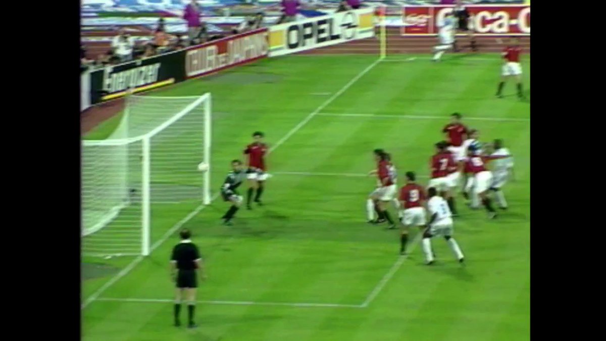 Un but qui a tout changé pour le football français 🇫🇷⚽️ Et vous, vous faisiez quoi le 26 mai 1993 ❓ Extrait de "Marseille Capitale", disponible sur CANAL+ 👀