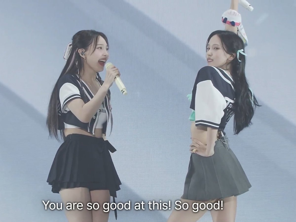 Mina posing when they praised her for translating at mach speed 😭