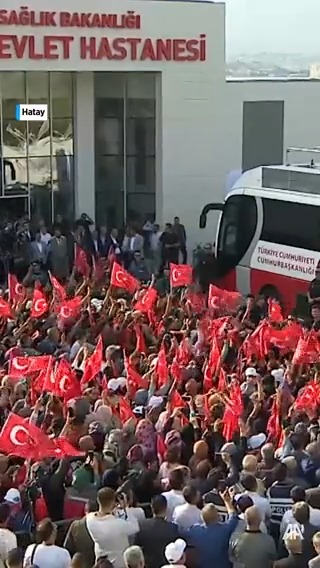 ❝Defne Devlet Hastanesi yarından itibaren hasta kabulüne başlayacak❞ Cumhurbaşkanı Erdoğan, Hatay'da yapımı 60 günde tamamlanan Defne Devlet Hastanesi’ni ziyaretinde konuştu