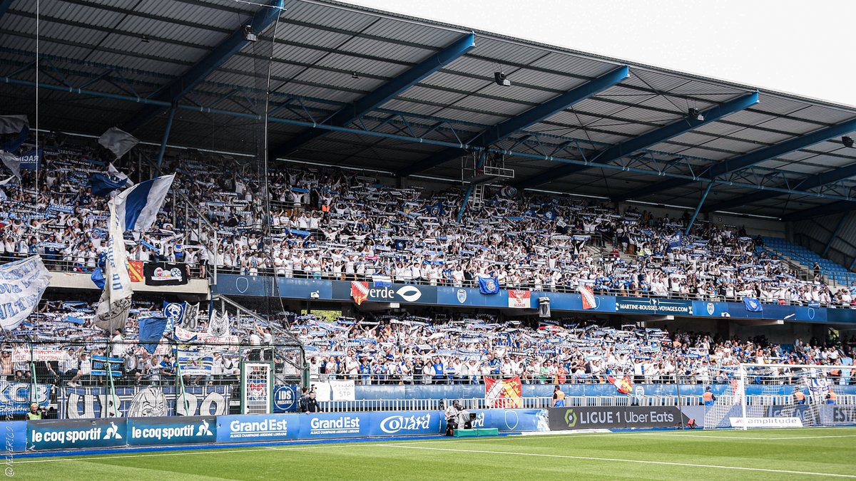💙 Vous étiez 4000 supporters du Racing à avoir fait le déplacement cet après-midi ! 🤯 Vous avez fait énormément de bruit dans cet "Meinaube" d'un jour ! 👏 𝐔𝐍 𝐆𝐑𝐀𝐍𝐃 𝐌𝐄𝐑𝐂𝐈 !